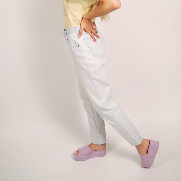 Y2K Tapered Leg Jeans (26) blue denim vintage light wash high waisted - Picture 2 of 10